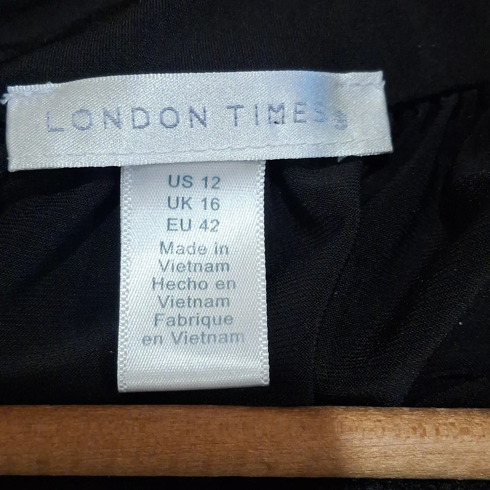 London Times Floral Maxi Dress. Size 12. - Picture 4 of 5